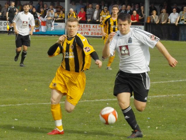 Jamie Yates dashes down the wing