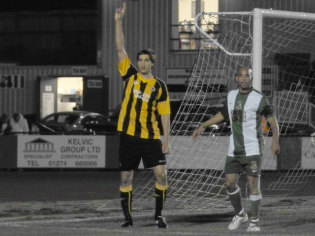 Mikel Suarez want the ball