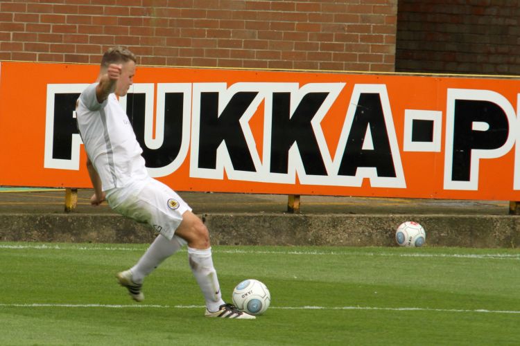 Brad Beatson crosses