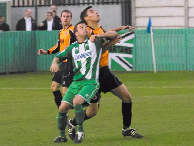 Shaun Pearson defends